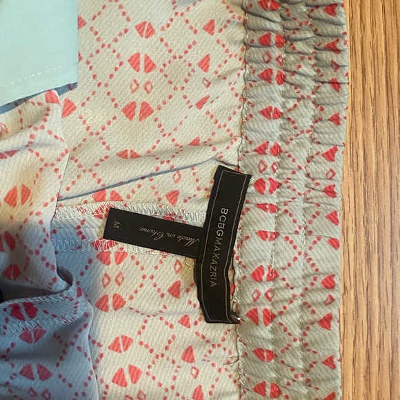 BCBG gently worn pattern shorts - Picture 4 of 4